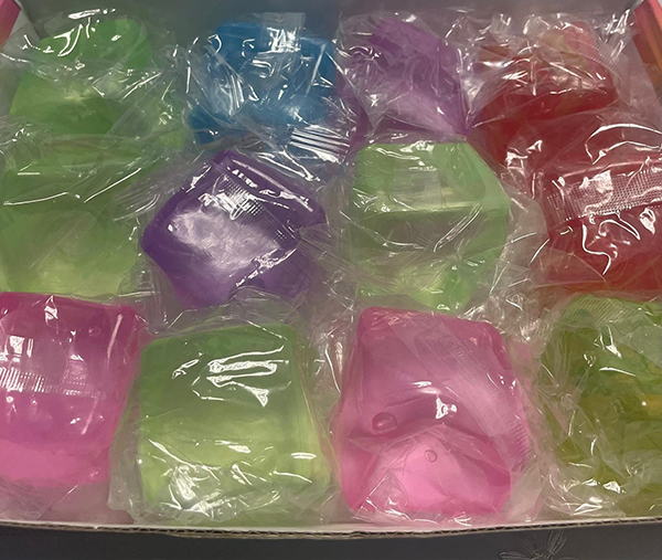 קוביית קרח צבעוני קוביית קרח צבעוני